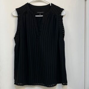 Banana Republic Black Sleeveless Pleated Split-Neck Top